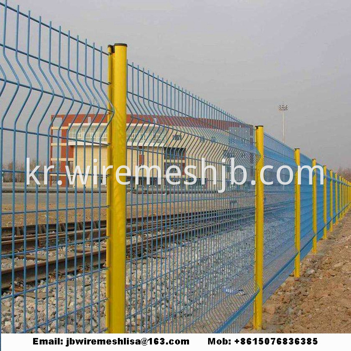 Peach Post Welded Wire Mesh Fence